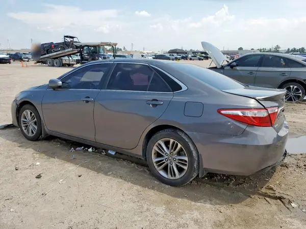 4T1BF1FK4HU782695 2017 TOYOTA CAMRY - Image 2