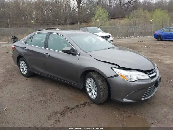 4T1BF1FK4HU783782 2017 TOYOTA CAMRY - Image 1