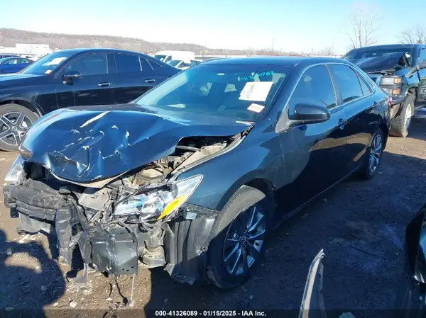 4T1BF1FK4HU785807 2017 TOYOTA CAMRY - Image 2