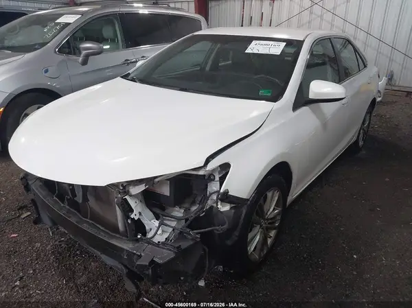 4T1BF1FK4HU790960 2017 TOYOTA CAMRY - Image 2