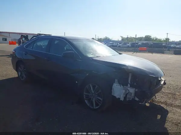 4T1BF1FK4HU791073 2017 TOYOTA CAMRY - Image 1