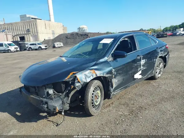 4T1BF1FK4HU791073 2017 TOYOTA CAMRY - Image 2