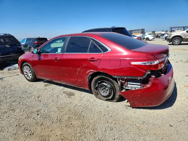 4T1BF1FK4HU793163 2017 TOYOTA CAMRY - Image 2