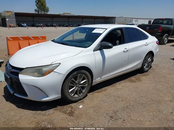 4T1BF1FK4HU793888 2017 TOYOTA CAMRY - Image 2