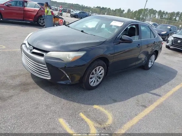 4T1BF1FK4HU794815 2017 TOYOTA CAMRY - Image 2