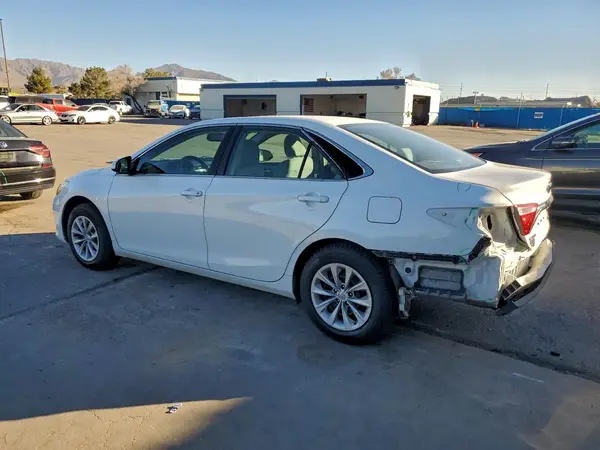 4T1BF1FK4HU796435 2017 TOYOTA CAMRY - Image 2