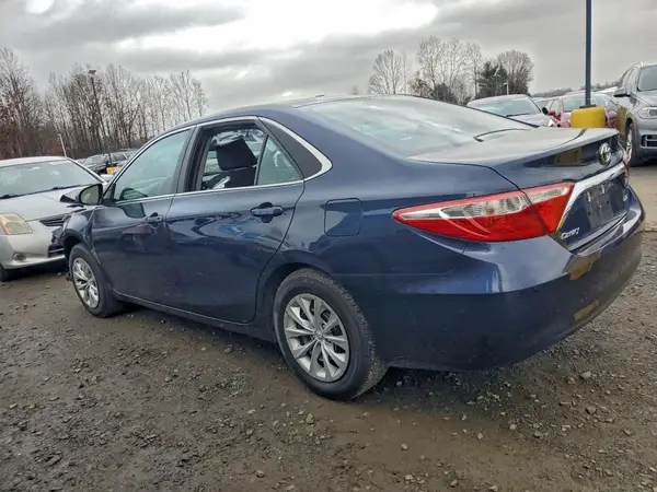 4T1BF1FK4HU799352 2017 TOYOTA CAMRY - Image 2