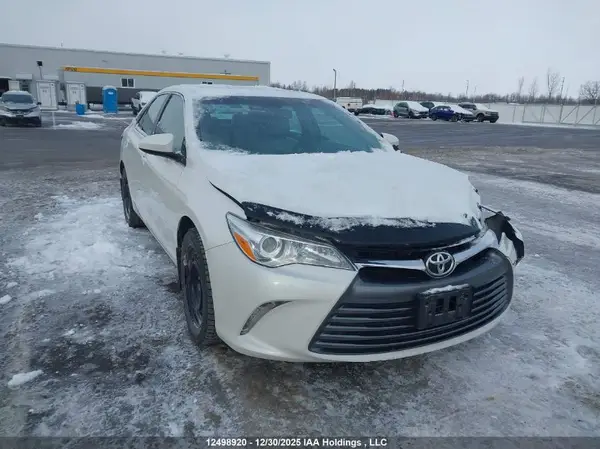4T1BF1FK4HU801813 2017 TOYOTA CAMRY - Image 1