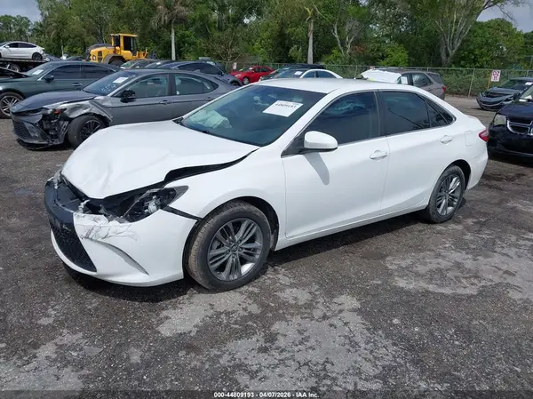 4T1BF1FK4HU803125 2017 TOYOTA CAMRY - Image 2