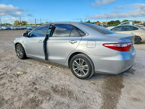 4T1BF1FK4HU807661 2017 TOYOTA CAMRY - Image 2
