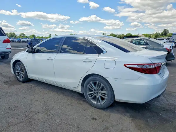 4T1BF1FK4HU810236 2017 TOYOTA CAMRY - Image 2