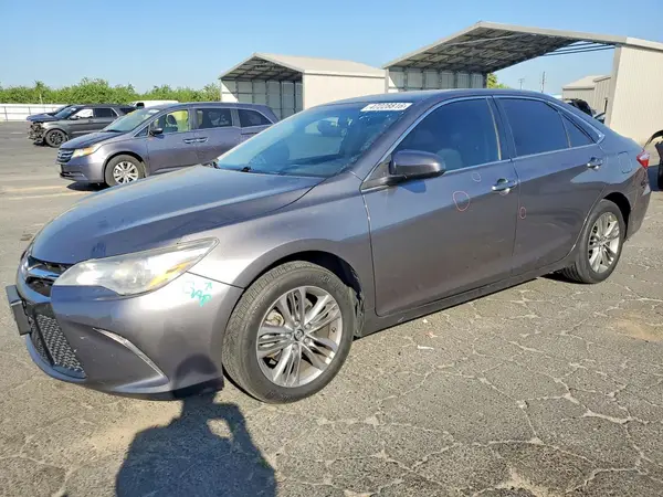 4T1BF1FK4HU810723 2017 TOYOTA CAMRY - Image 1