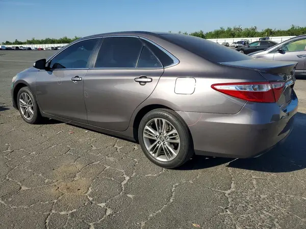 4T1BF1FK4HU810723 2017 TOYOTA CAMRY - Image 2