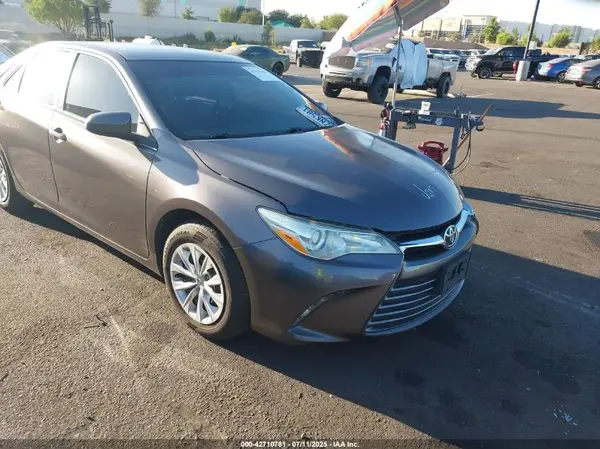 4T1BF1FK4HU812407 2017 TOYOTA CAMRY - Image 1