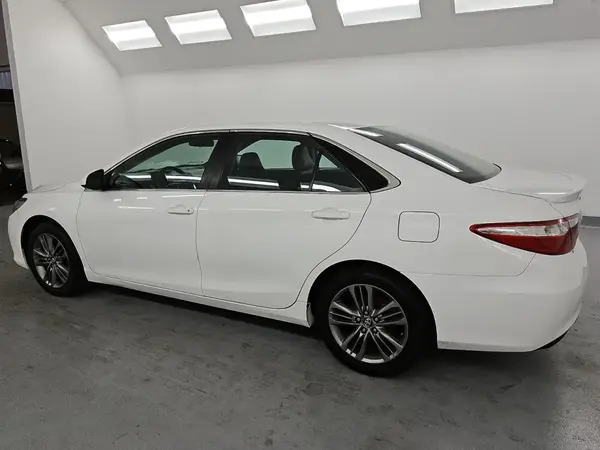 4T1BF1FK4HU813038 2017 TOYOTA CAMRY - Image 2