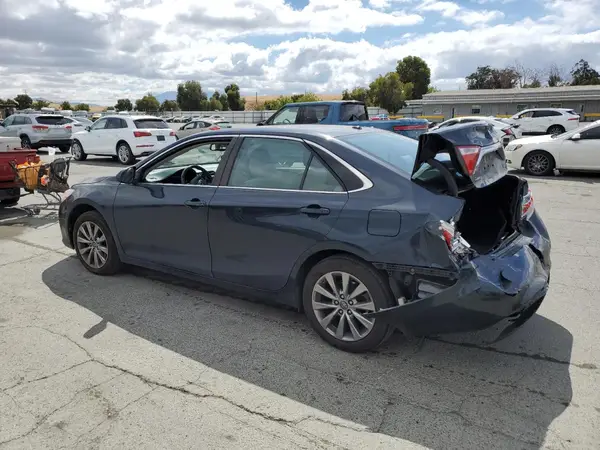 4T1BF1FK4HU815193 2017 TOYOTA CAMRY - Image 2