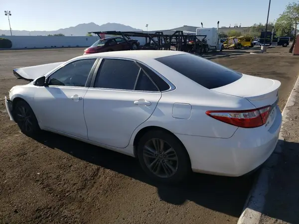 4T1BF1FK5FU029769 2016 TOYOTA CAMRY - Image 2
