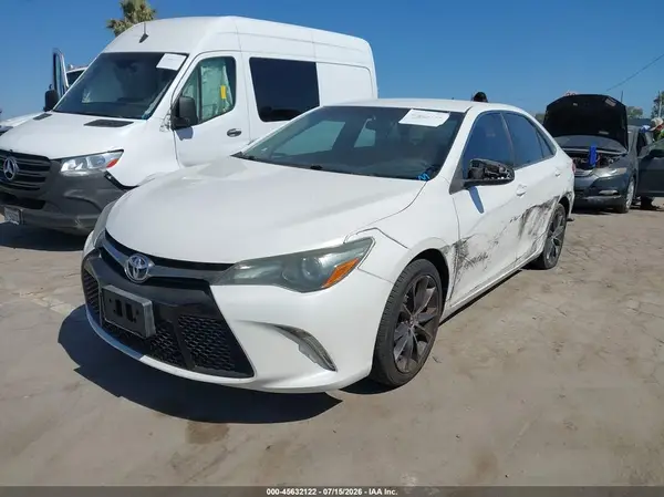 4T1BF1FK5GU117495 2016 TOYOTA CAMRY - Image 2