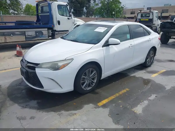 4T1BF1FK5GU120266 2016 TOYOTA CAMRY - Image 2