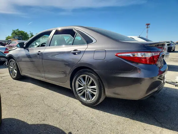4T1BF1FK5GU120316 2016 TOYOTA CAMRY - Image 2