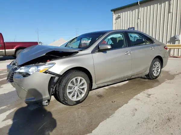 4T1BF1FK5GU125824 2016 TOYOTA CAMRY - Image 1