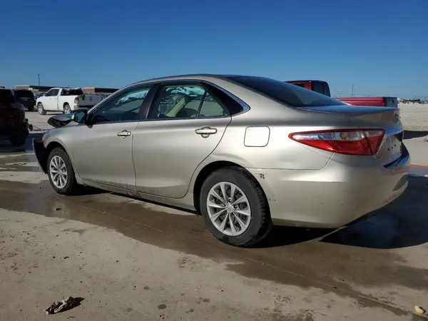 4T1BF1FK5GU125824 2016 TOYOTA CAMRY - Image 2