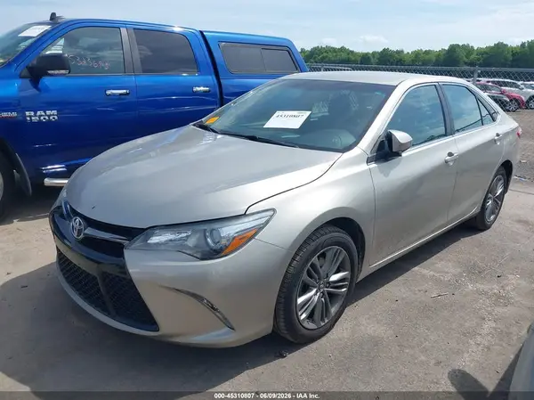 4T1BF1FK5GU126147 2016 TOYOTA CAMRY - Image 2