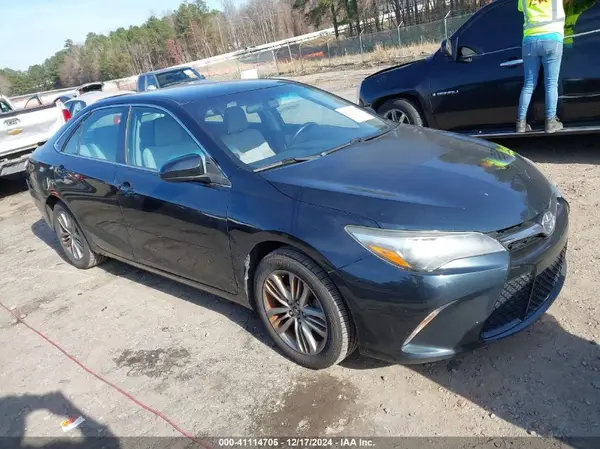 4T1BF1FK5GU126410 2016 TOYOTA CAMRY - Image 1
