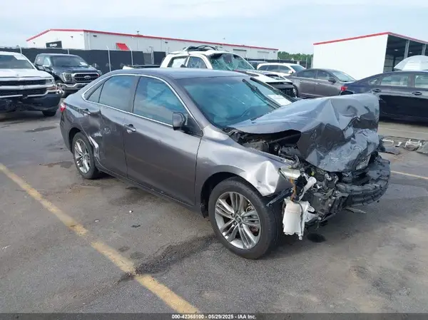 4T1BF1FK5GU126665 2016 TOYOTA CAMRY - Image 1