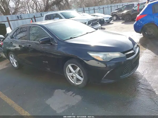 4T1BF1FK5GU128139 2016 TOYOTA CAMRY - Image 1
