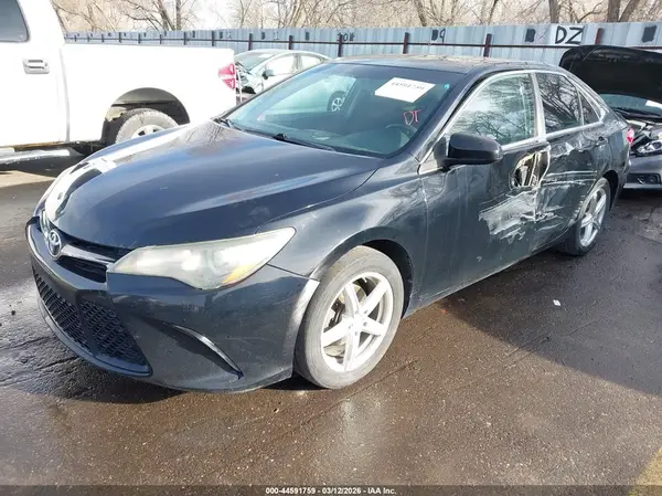 4T1BF1FK5GU128139 2016 TOYOTA CAMRY - Image 2