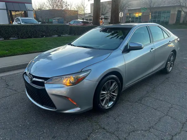 4T1BF1FK5GU128528 2016 TOYOTA CAMRY - Image 2