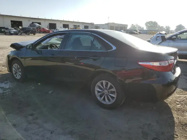 4T1BF1FK5GU129033 2016 TOYOTA CAMRY - Image 2