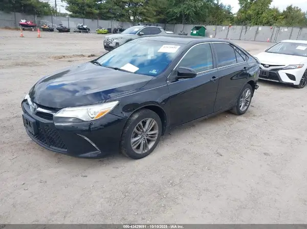 4T1BF1FK5GU131493 2016 TOYOTA CAMRY - Image 2
