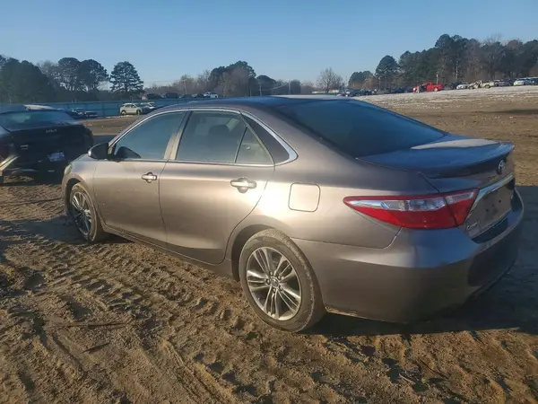 4T1BF1FK5GU133504 2016 TOYOTA CAMRY - Image 2