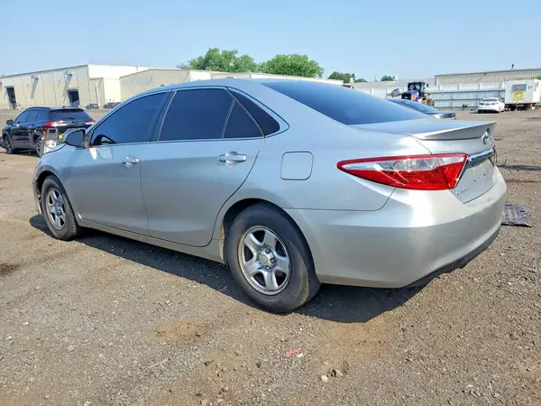 4T1BF1FK5GU134362 2016 TOYOTA CAMRY - Image 2