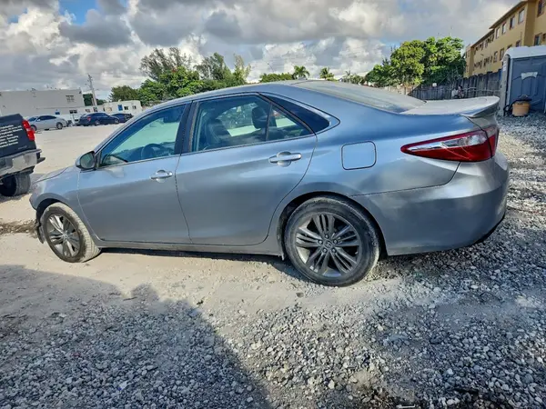 4T1BF1FK5GU134412 2016 TOYOTA CAMRY - Image 2