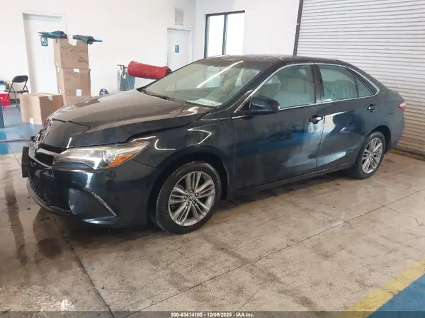 4T1BF1FK5GU134491 2016 TOYOTA CAMRY - Image 2