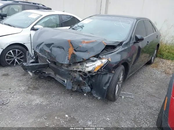 4T1BF1FK5GU135415 2016 TOYOTA CAMRY - Image 2