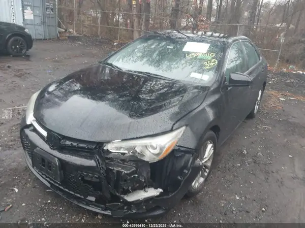 4T1BF1FK5GU138041 2016 TOYOTA CAMRY - Image 2