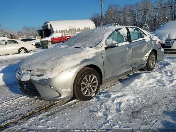 4T1BF1FK5GU138153 2016 TOYOTA CAMRY - Image 2