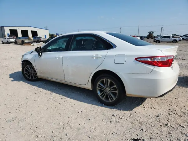 4T1BF1FK5GU141117 2016 TOYOTA CAMRY - Image 2