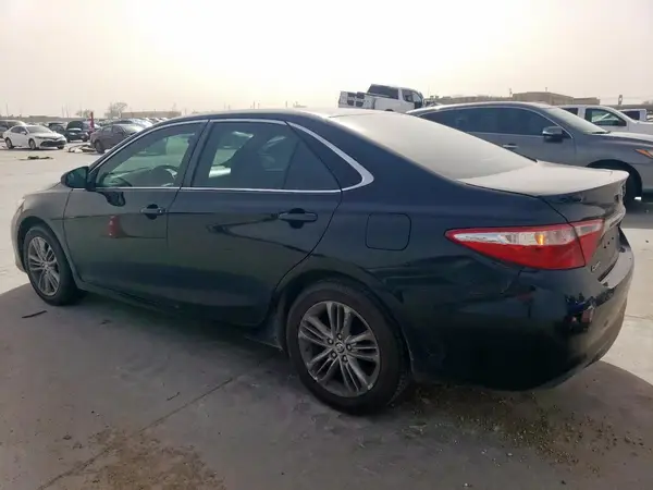 4T1BF1FK5GU141280 2016 TOYOTA CAMRY - Image 2