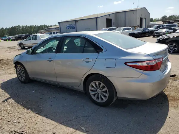 4T1BF1FK5GU143367 2016 TOYOTA CAMRY - Image 2