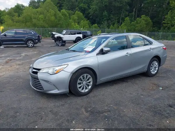 4T1BF1FK5GU144518 2016 TOYOTA CAMRY - Image 2