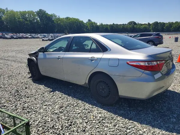 4T1BF1FK5GU144910 2016 TOYOTA CAMRY - Image 2