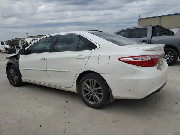 4T1BF1FK5GU145250 2016 TOYOTA CAMRY - Image 2