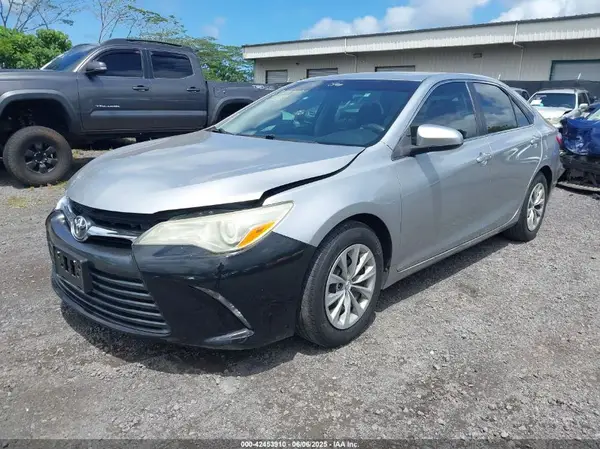 4T1BF1FK5GU146141 2016 TOYOTA CAMRY - Image 2