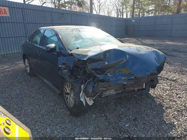 4T1BF1FK5GU146933 2016 TOYOTA CAMRY - Image 1