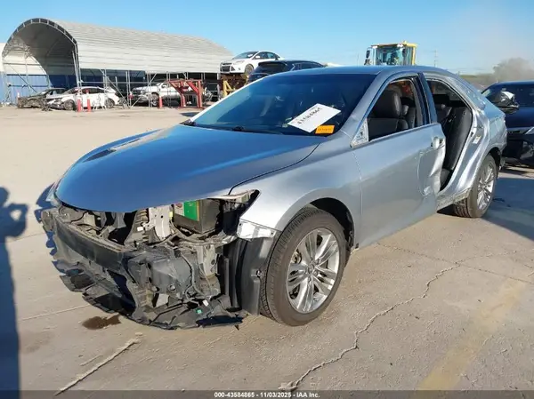 4T1BF1FK5GU150853 2016 TOYOTA CAMRY - Image 2